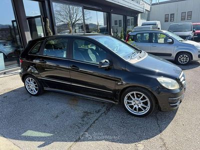 Usata Mercedes B200 140 CV (102 kW) 2009 Nero Monovolume