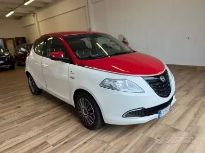 Usado Lancia Ypsilon 69 HP (50 kW) 2015 Branco Citadino
