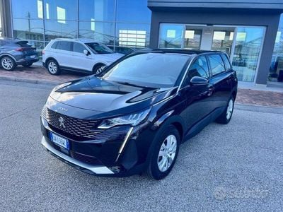Usata Peugeot 5008 Active 131 CV (96 kW) 2023 Nero Monovolume