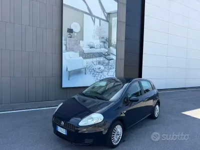 Usata Fiat Grande Punto Active 65 CV (47 kW) 2005 Blu Utilitaria
