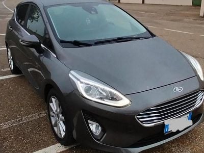 Usata Ford Fiesta Titanium 86 CV (63 kW) 2020 Grigio Utilitaria