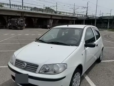 Usata Fiat Punto 60 CV (44 kW) 2009 Bianco Utilitaria