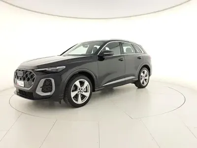 Nuova Audi Q5 S-Line 204 CV (150 kW) 2025 Nero mito metallizzato SUV