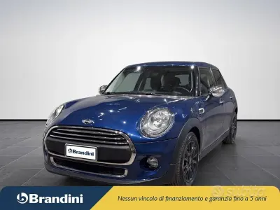 Usata Mini One D 95 CV (69 kW) 2015 Blu / tetto nero Utilitaria