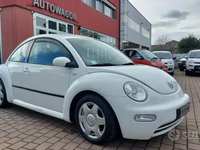 Usado VW New Beetle 90 CV (66 kW) 2001 Blanco Utilitario