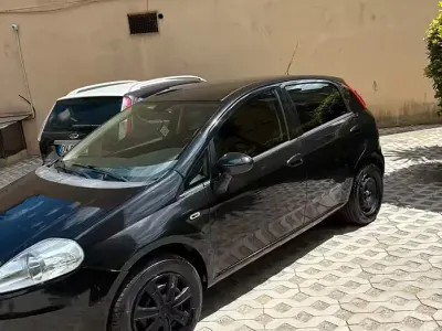 Usata Fiat Grande Punto 77 CV (56 kW) 2009 Nero Utilitaria
