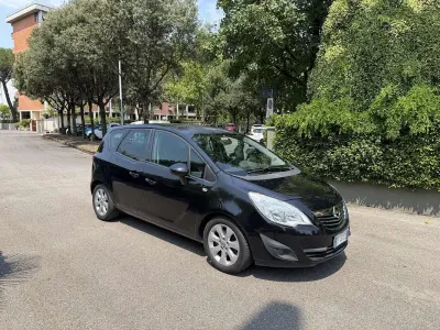 Usata Opel Meriva 95 CV (69 kW) 2011 Monovolume