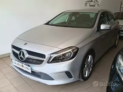 Usata Mercedes A180 Premium 109 CV (80 kW) 2018 Grigio Berlina