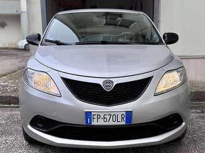 Usata Lancia Ypsilon Gold 69 CV (50 kW) 2018 Utilitaria