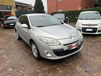 Grigio Usata 2010 Renault Mégane Luxe Berlina | 2300 €