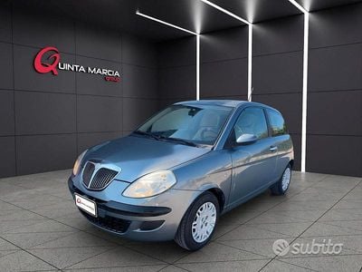 Usata Lancia Ypsilon 60 CV (44 kW) 2005 Grigio Utilitaria