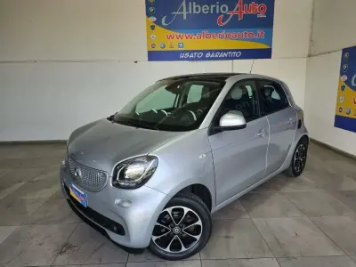 Usata Smart ForFour Passion 71 CV (52 kW) 2015 Argento Utilitaria