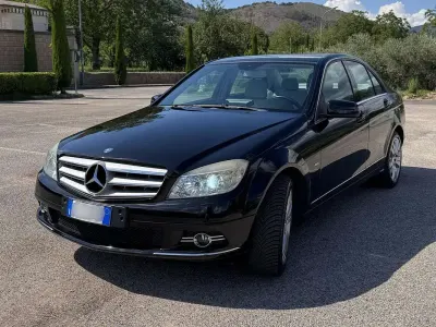 Usata Mercedes C220 170 CV (125 kW) 2010 Nero Berlina