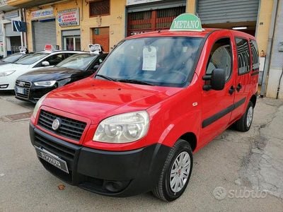 Usata Fiat Doblò Active 103 CV (75 kW) 2009 Rosso Monovolume