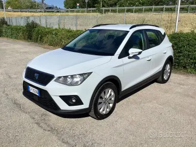 Usado Seat Arona Style 95 CV (69 kW) 2020 Blanco SUV