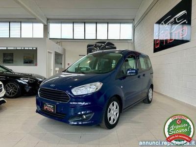 usata Ford Tourneo 1.5 TDCI 75CV Plus *NEOPATENTATI*AUTOCARRO* Bussero