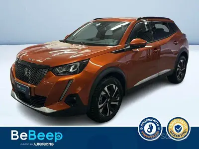 Usata Peugeot 2008 Allure 131 CV (96 kW) 2020 Arancione metallizzato SUV