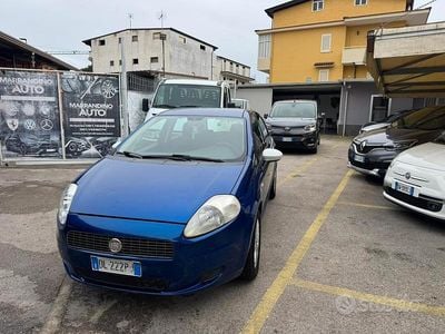 Usata Fiat Grande Punto Dynamic 65 CV (47 kW) 2007 Blu Utilitaria