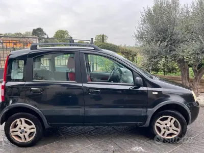 Usata Fiat Panda 4x4 60 CV (44 kW) 2006 Nero Utilitaria