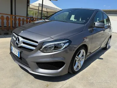 Usata Mercedes B200 Premium 136 CV (100 kW) 2015 Grigio Monovolume
