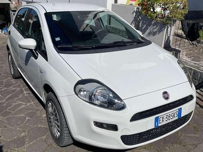 Usata Fiat Punto Street 69 CV (50 kW) 2014 Bianco Utilitaria