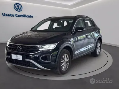Usata VW T-Roc Life 150 CV (110 kW) 2023 Nero perla SUV