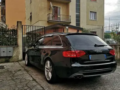 Käytetty Audi A4 Ambiente 143 HP (105 kW) 2011 Farmari