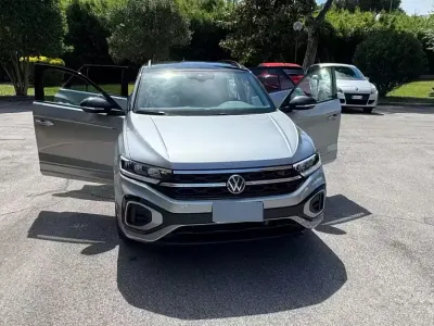 Usata VW T-Roc R-line 116 CV (85 kW) 2023 Grigio SUV