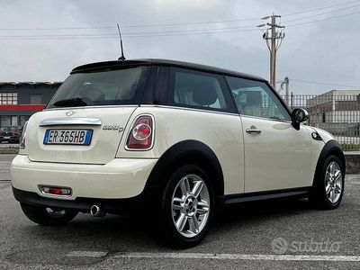 Usata Mini Cooper D 112 CV (82 kW) 2013 Bianco Utilitaria