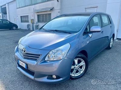 Usata Toyota Verso 126 CV (92 kW) 2009 Blu Monovolume