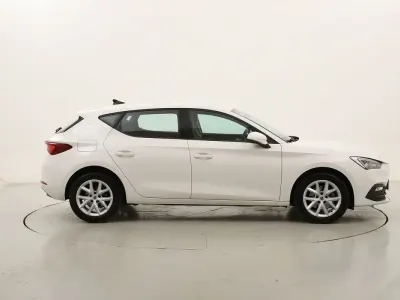 Usata Seat Leon Style 150 CV (110 kW) 2022 Biancobianco Berlina