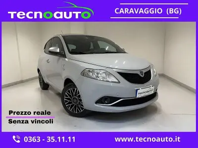 Usata Lancia Ypsilon 69 CV (50 kW) 2017 Grigio Utilitaria