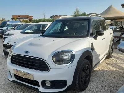 Usata Mini Cooper D Countryman Business 116 CV (85 kW) 2018 Bianco SUV