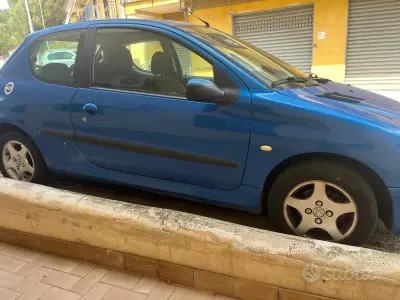 Usata Peugeot 206 68 CV (50 kW) 2005 Bluazzurro Berlina