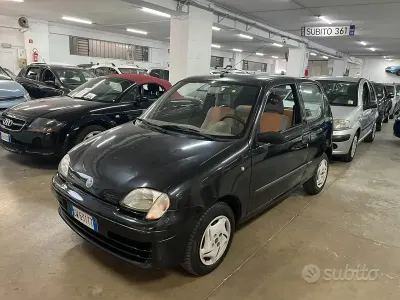 Usata Fiat 600 54 CV (39 kW) 2005 Nero Utilitaria