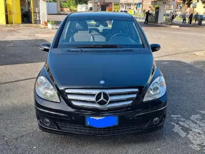 Usata Mercedes B200 140 CV (102 kW) 2007 Nero Monovolume