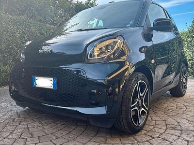 Usata Smart ForTwo Electric Drive Pulse 41 kW (56 CV) 2022 Nero Cabrio