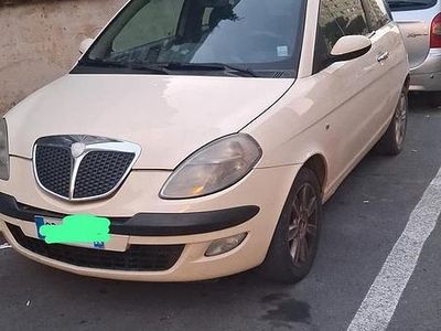 Usata Lancia Ypsilon 2004 Bianco Utilitaria