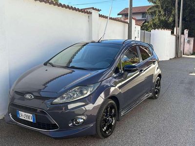 Begagnad Ford Fiesta Titanium 95 HK (69 kW) 2011 Grå Sedan