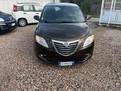 Usata Lancia Ypsilon 95 CV (69 kW) 2012 Marrone Utilitaria
