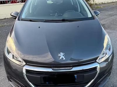 Usata Peugeot 208 102 CV (75 kW) 2016 Grigio Utilitaria