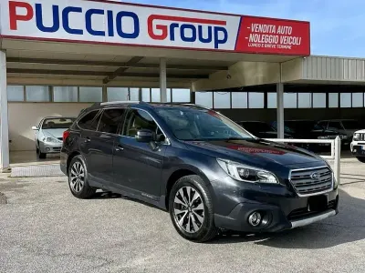 Usata Subaru Outback 150 CV (110 kW) 2017 Grigio Station wagon