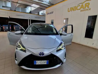 Usata Toyota Yaris Hybrid Style 73 CV (53 kW) 2017 Berlina