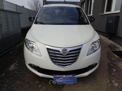 Usata Lancia Ypsilon 69 CV (50 kW) 2012 Bianco Utilitaria