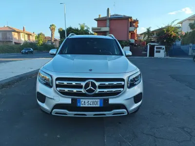 Usata Mercedes GLB180 116 CV (85 kW) 2020 Grigio SUV