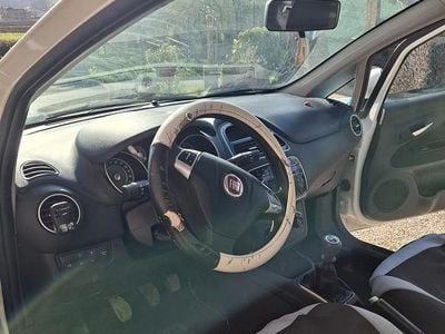 Usata Fiat Punto 77 CV (56 kW) 2012 Bianco Utilitaria