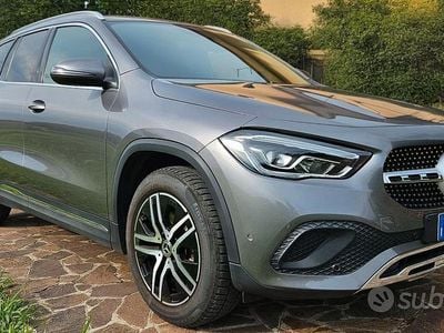 Usata Mercedes GLA200 163 CV (119 kW) 2021 Grigio SUV
