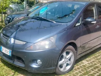 Usata Mitsubishi Grandis Invite 135 CV (99 kW) 2008 Nero Monovolume