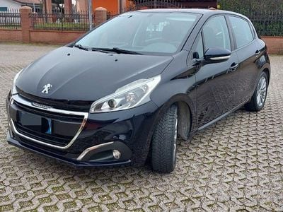 Usata Peugeot 208 75 CV (55 kW) 2016 Utilitaria