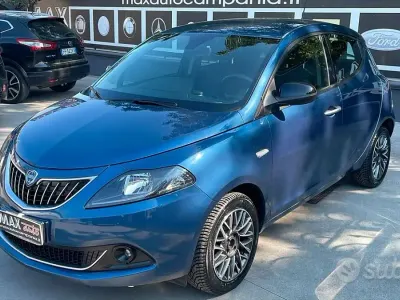 Usata Lancia Ypsilon Gold 69 CV (50 kW) 2023 Blu Utilitaria